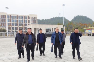 平安建設(shè)迎驗(yàn)收，平安和諧滿校園——我校迎接“懷化市平安建設(shè)示范?！痹u(píng)估驗(yàn)收